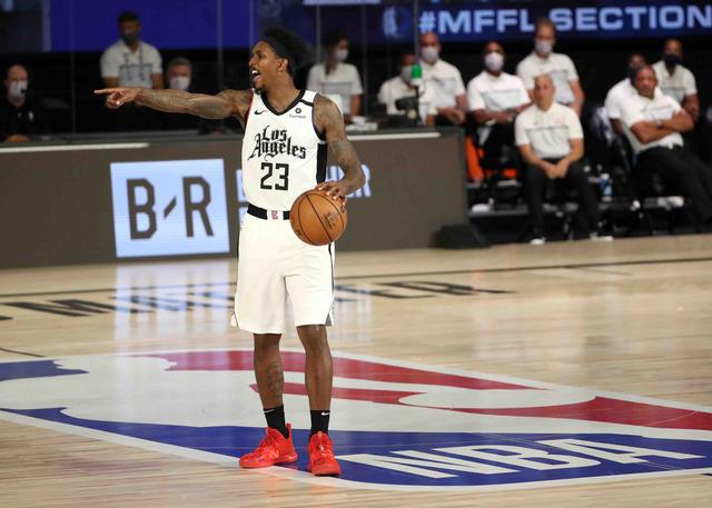 曼城后卫不 曼城后卫不