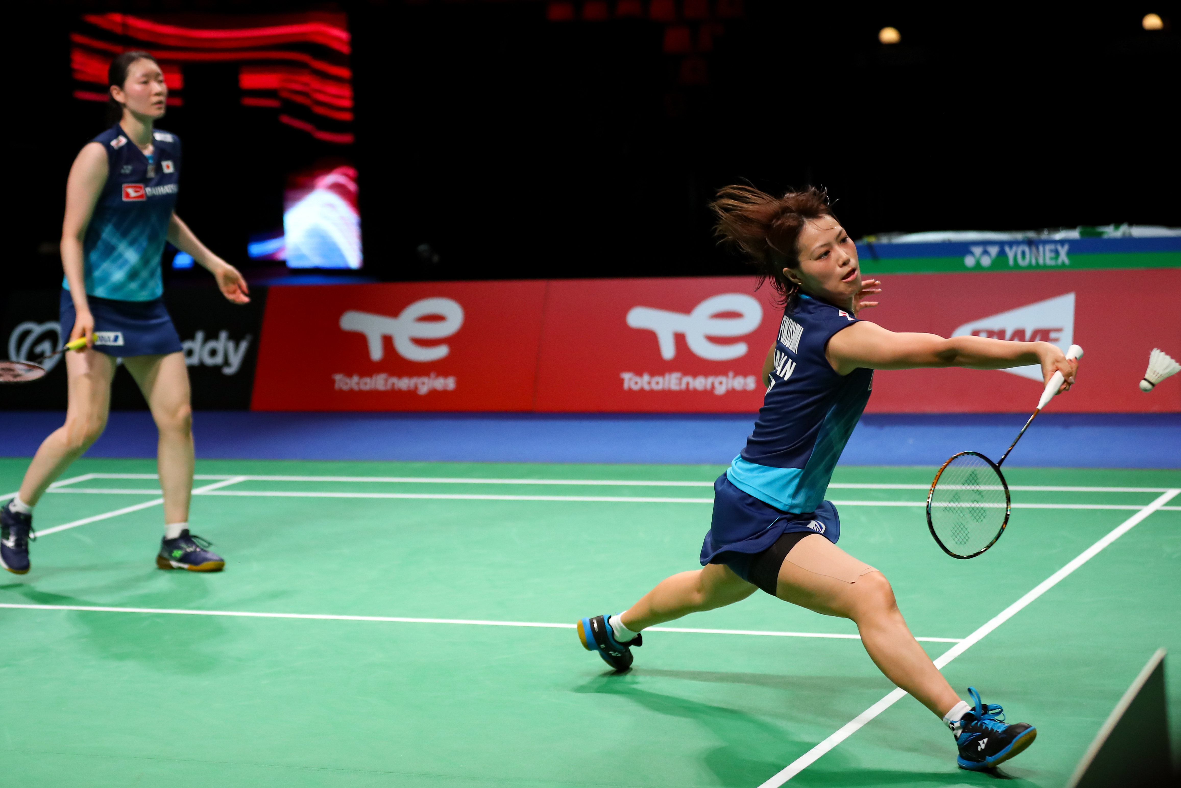 进行体育锻 进行体育锻